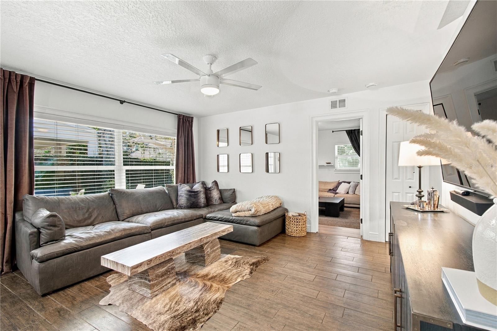 4613 S FERDINAND AVE — photo 27