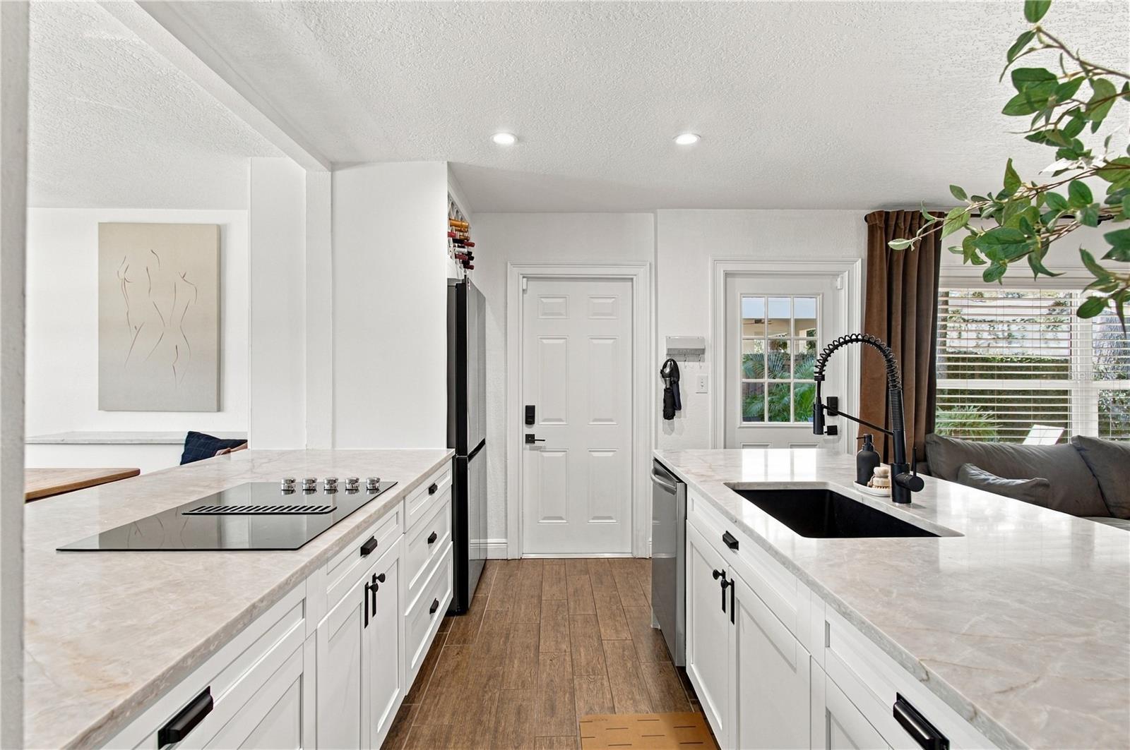 4613 S FERDINAND AVE — photo 14