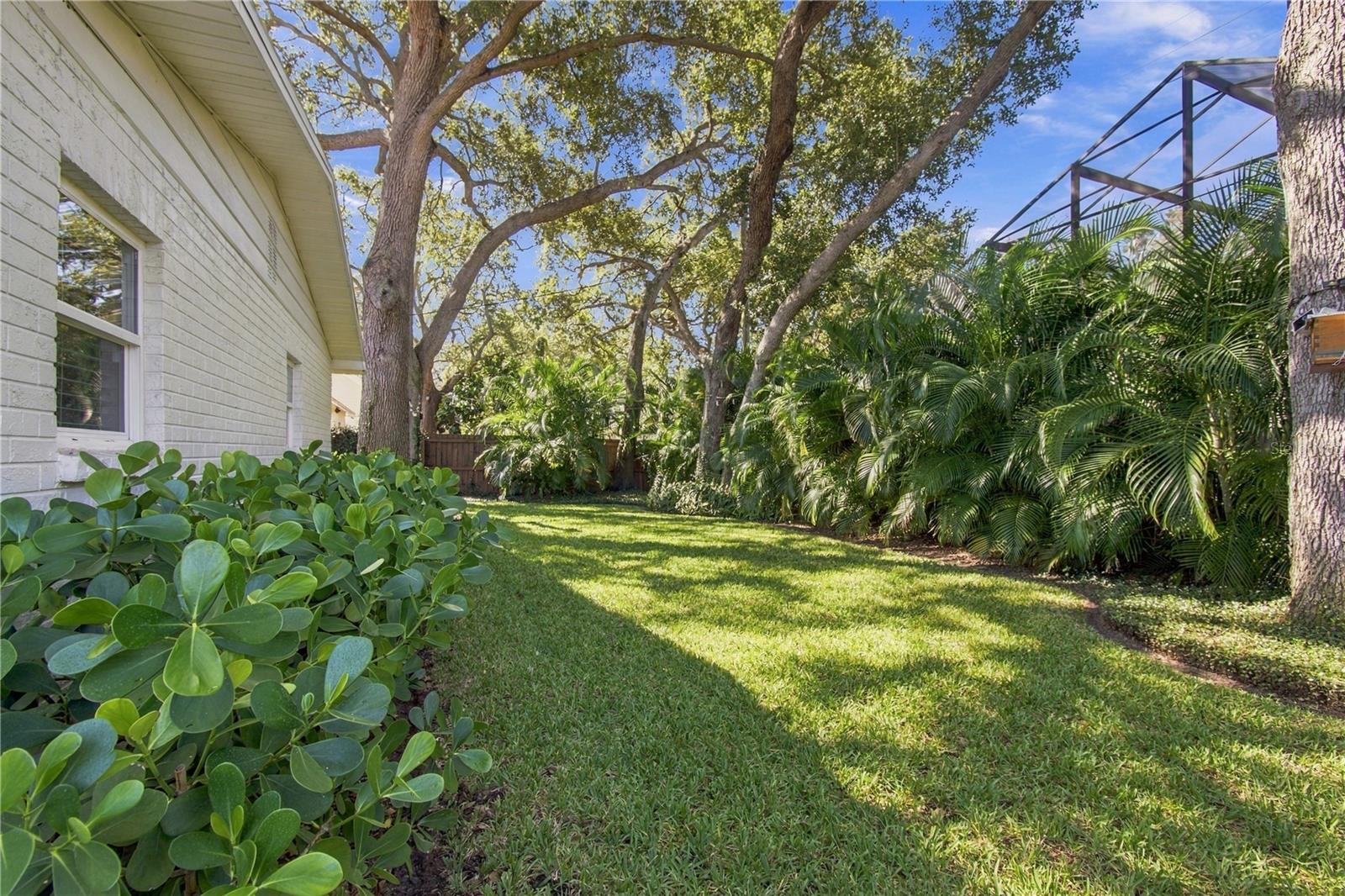 4613 S FERDINAND AVE — photo 44