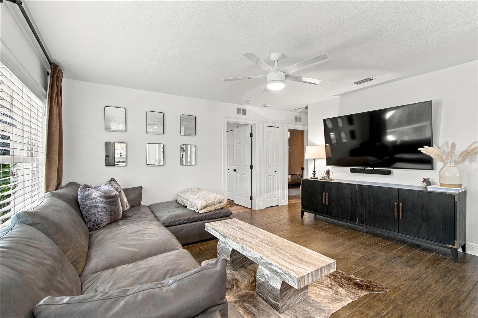 4613 S FERDINAND AVE — photo 20