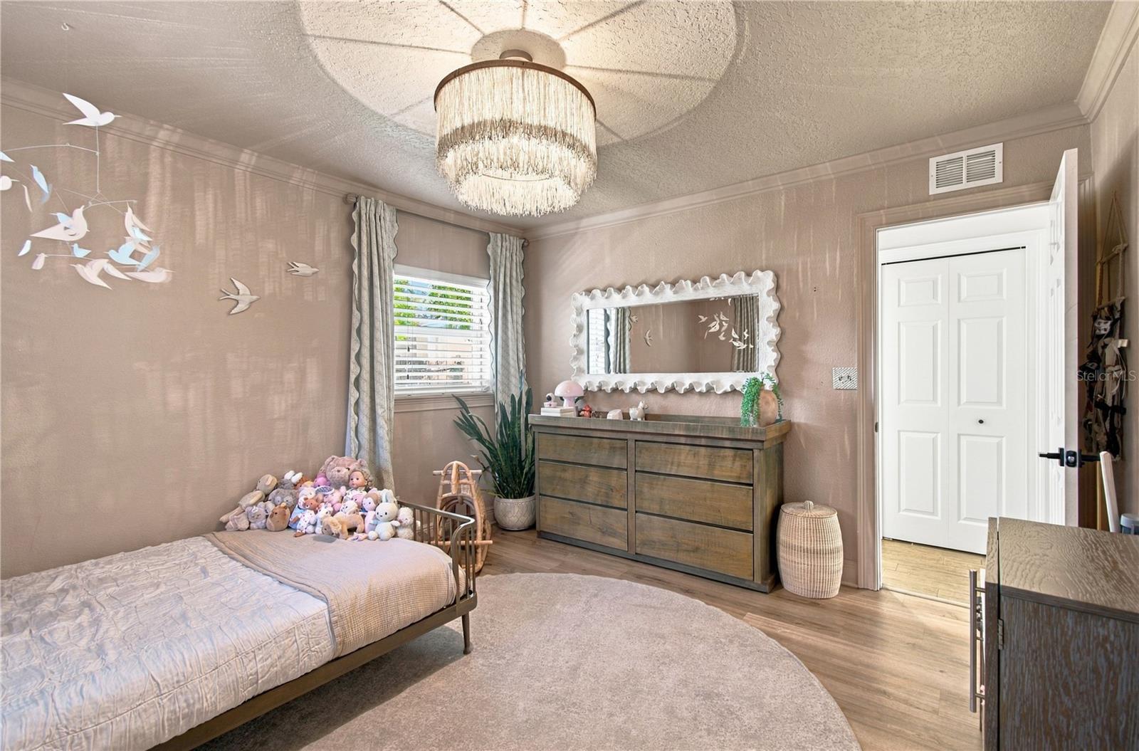 4613 S FERDINAND AVE — photo 32