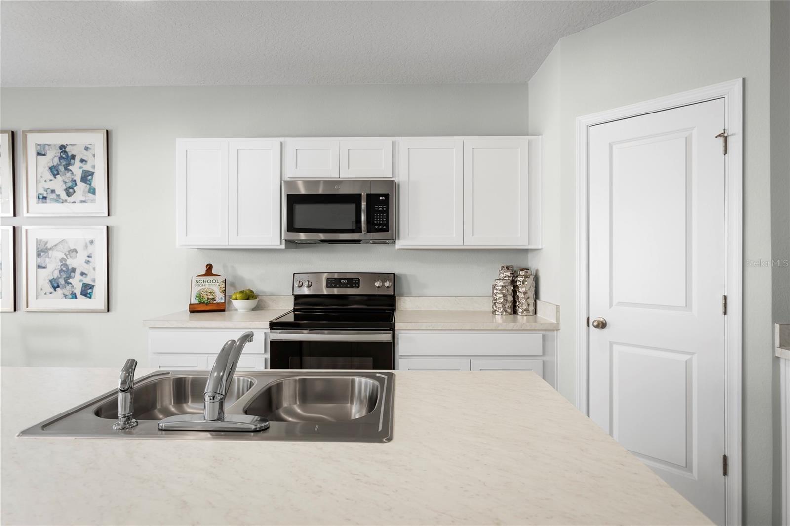 4552 TUSCOLA BLVD — photo 2