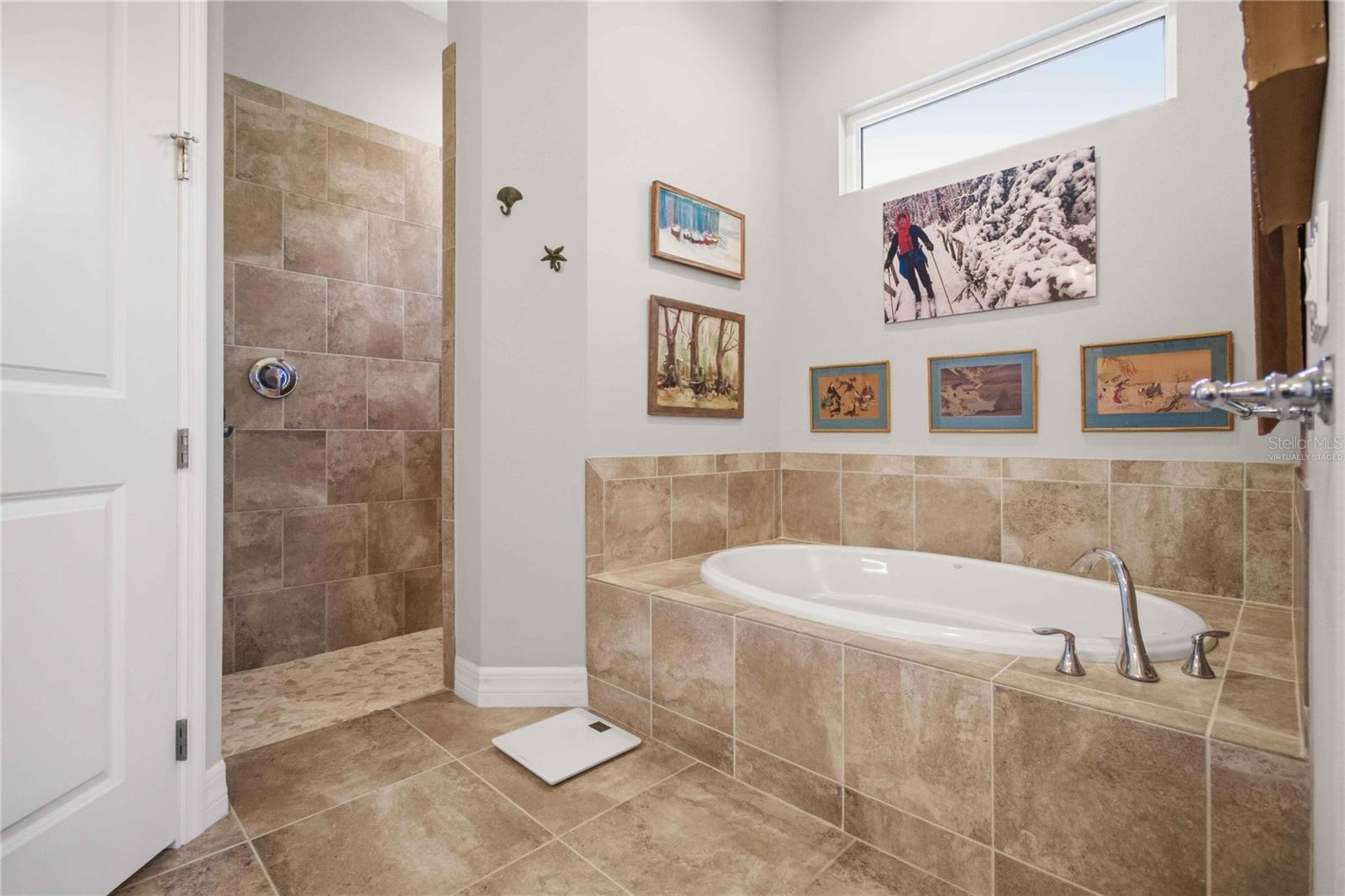 5003 TOBERMORY WAY — photo 44