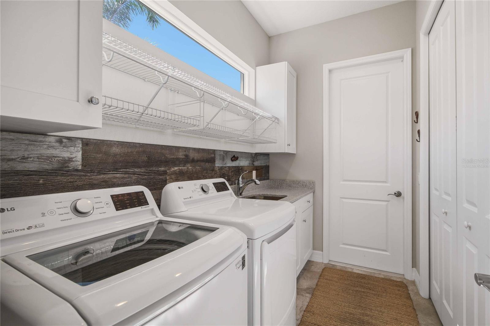 5003 TOBERMORY WAY — photo 37