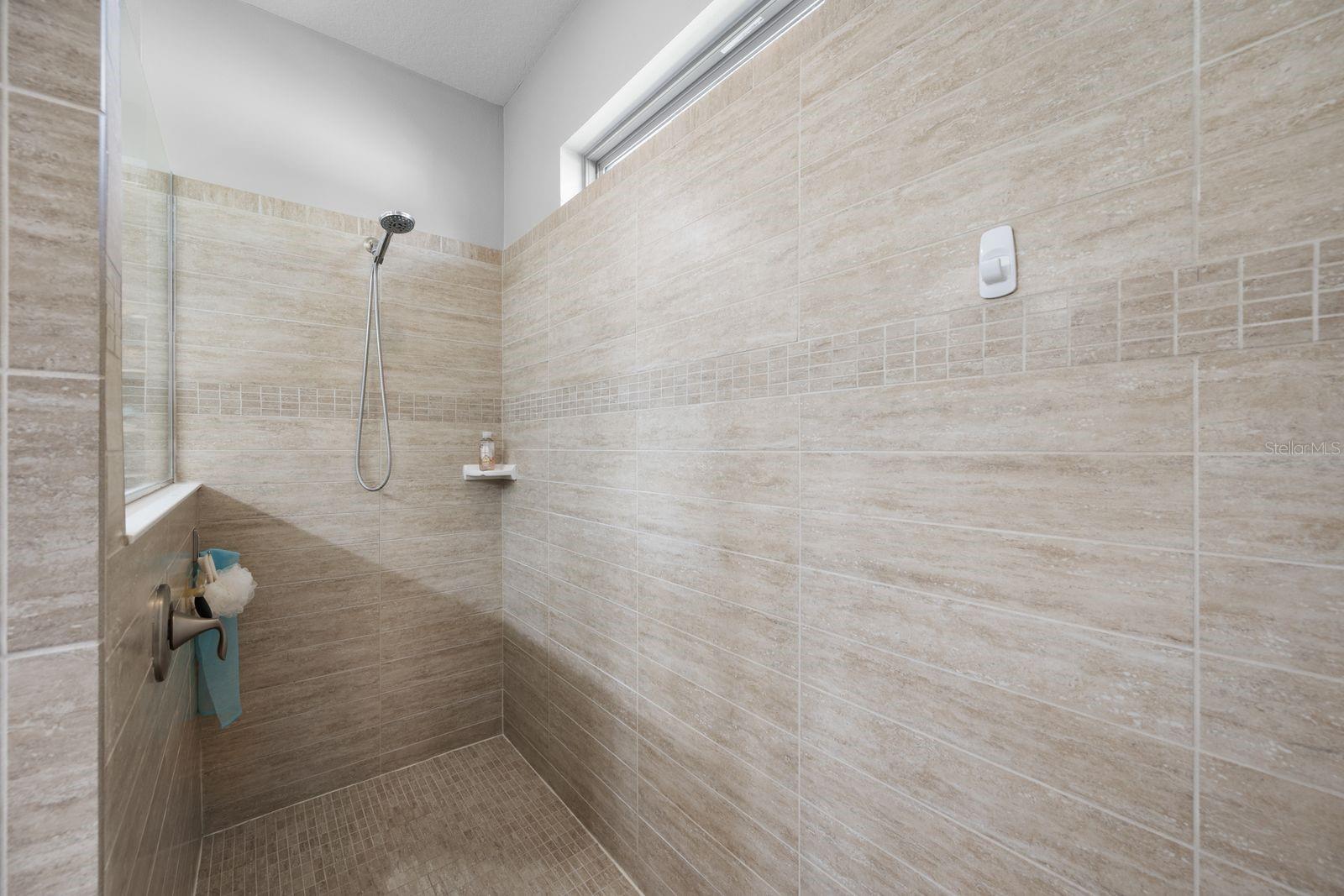 5016 BELLA ARMONIA CIR — photo 40