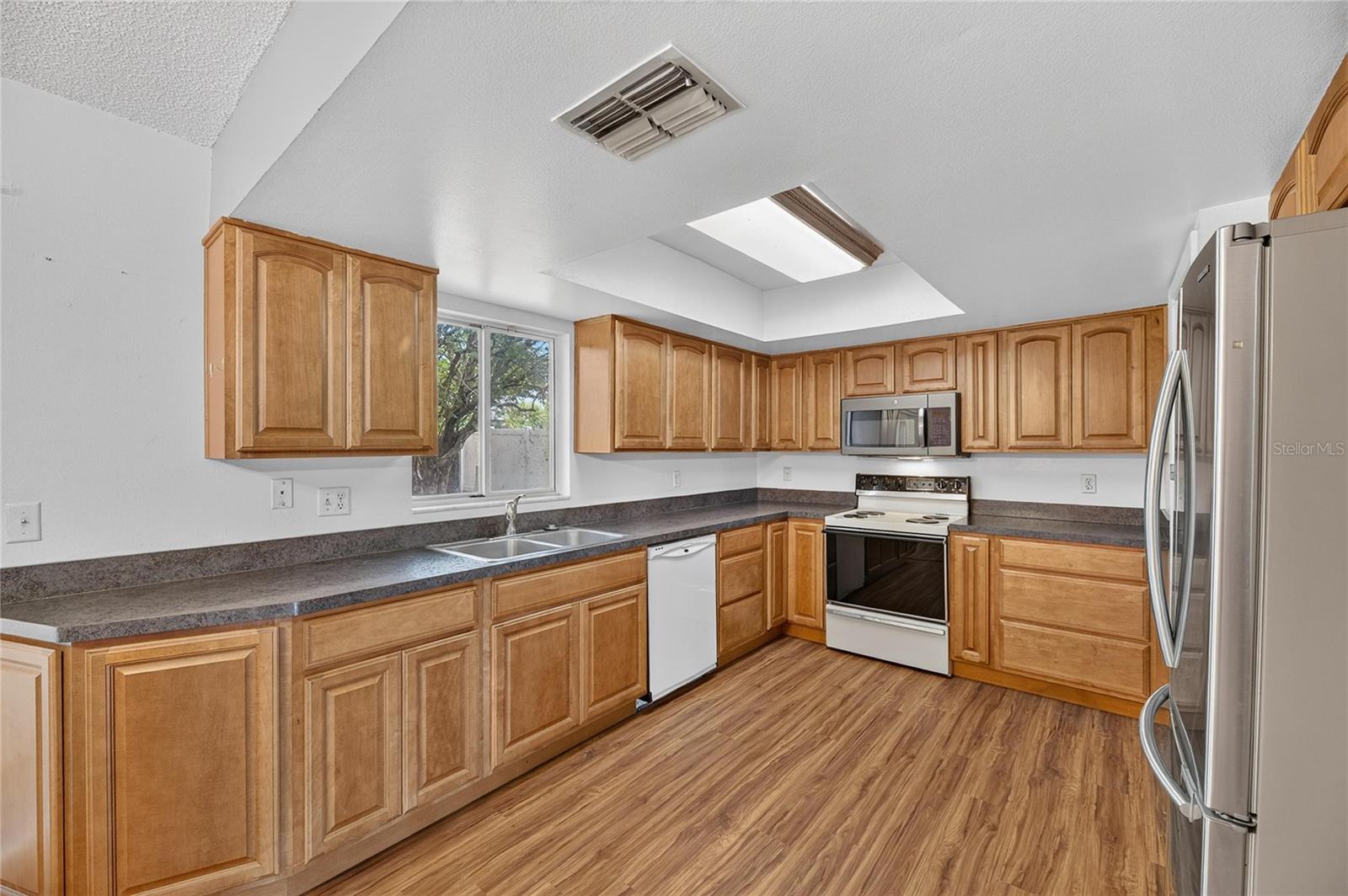 332 BRANDYWINE DR — photo 12