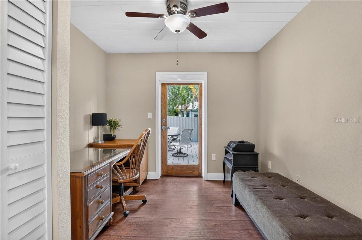 2755 S EAST AVE — photo 10