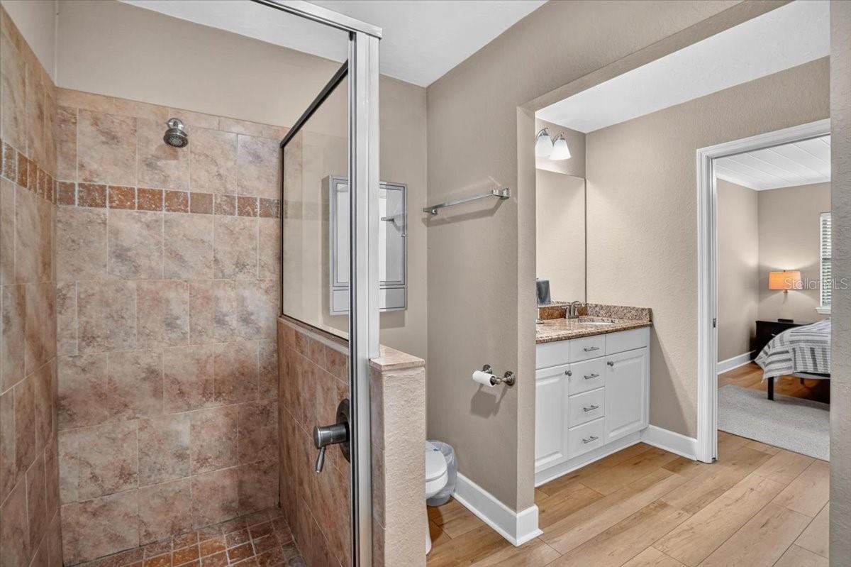 2755 S EAST AVE — photo 15