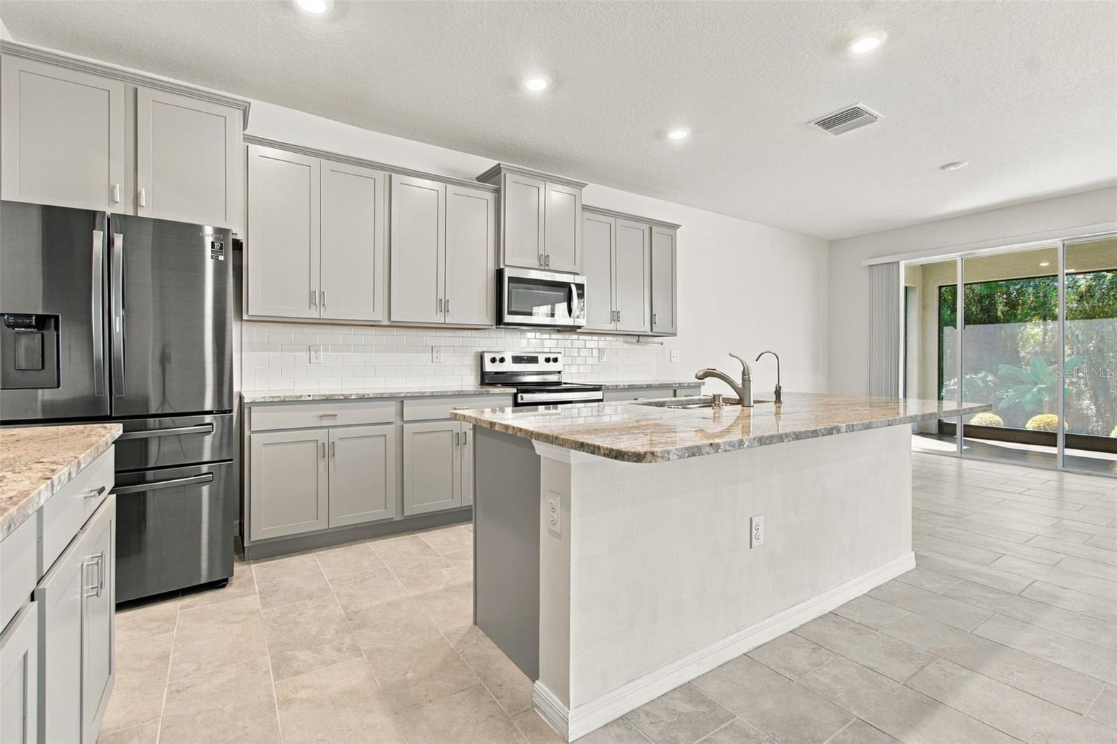 3221 LIVING CORAL DR — photo 5