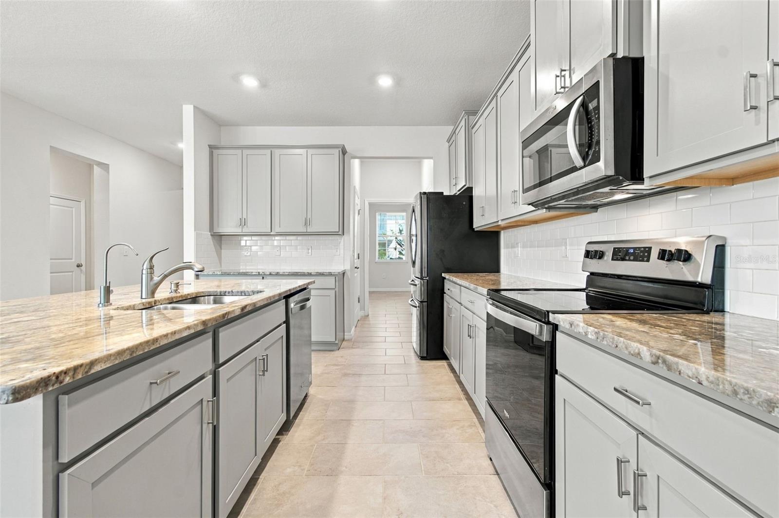 3221 LIVING CORAL DR — photo 6