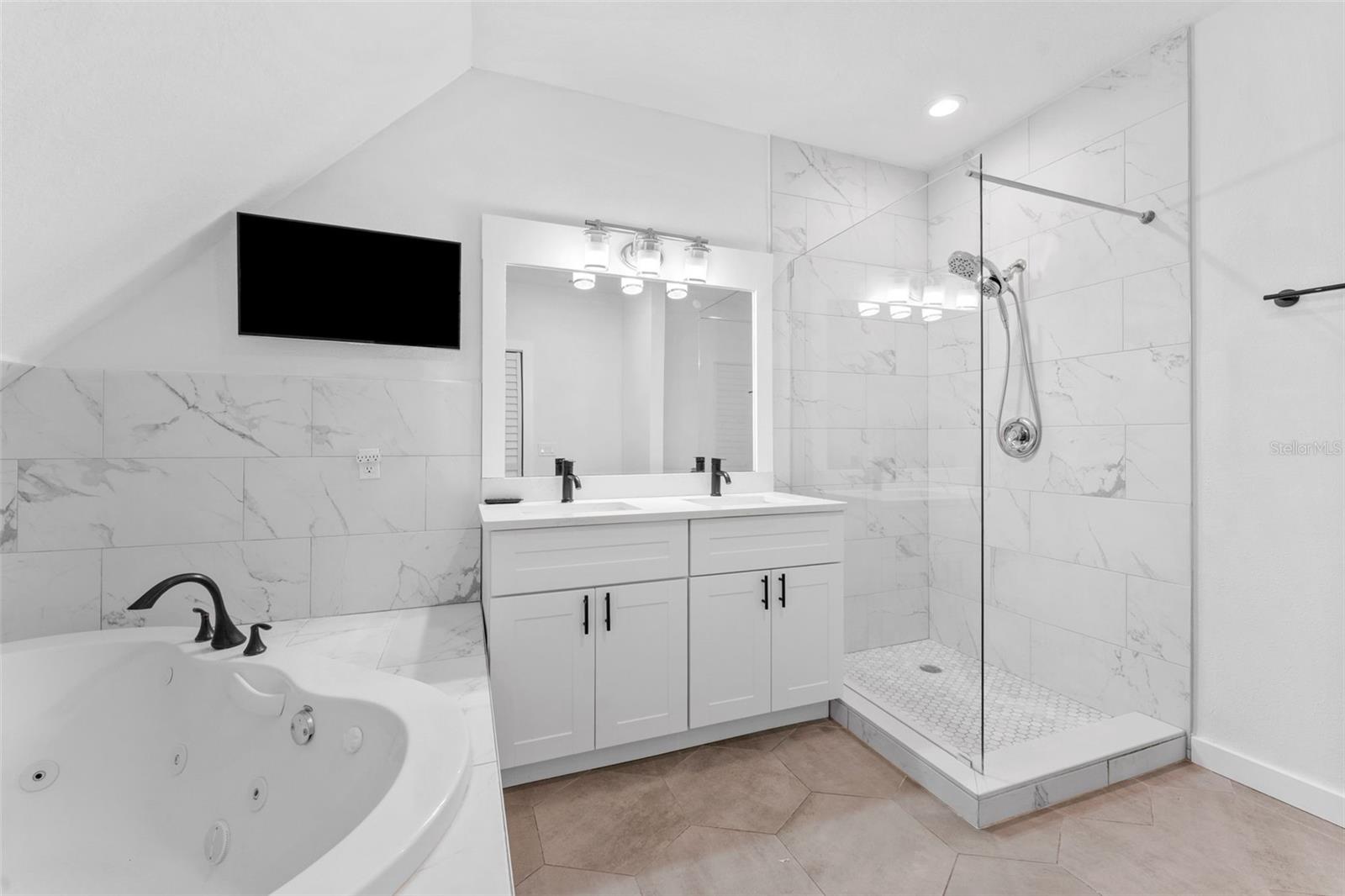 4363 TYLER CIR N — photo 22