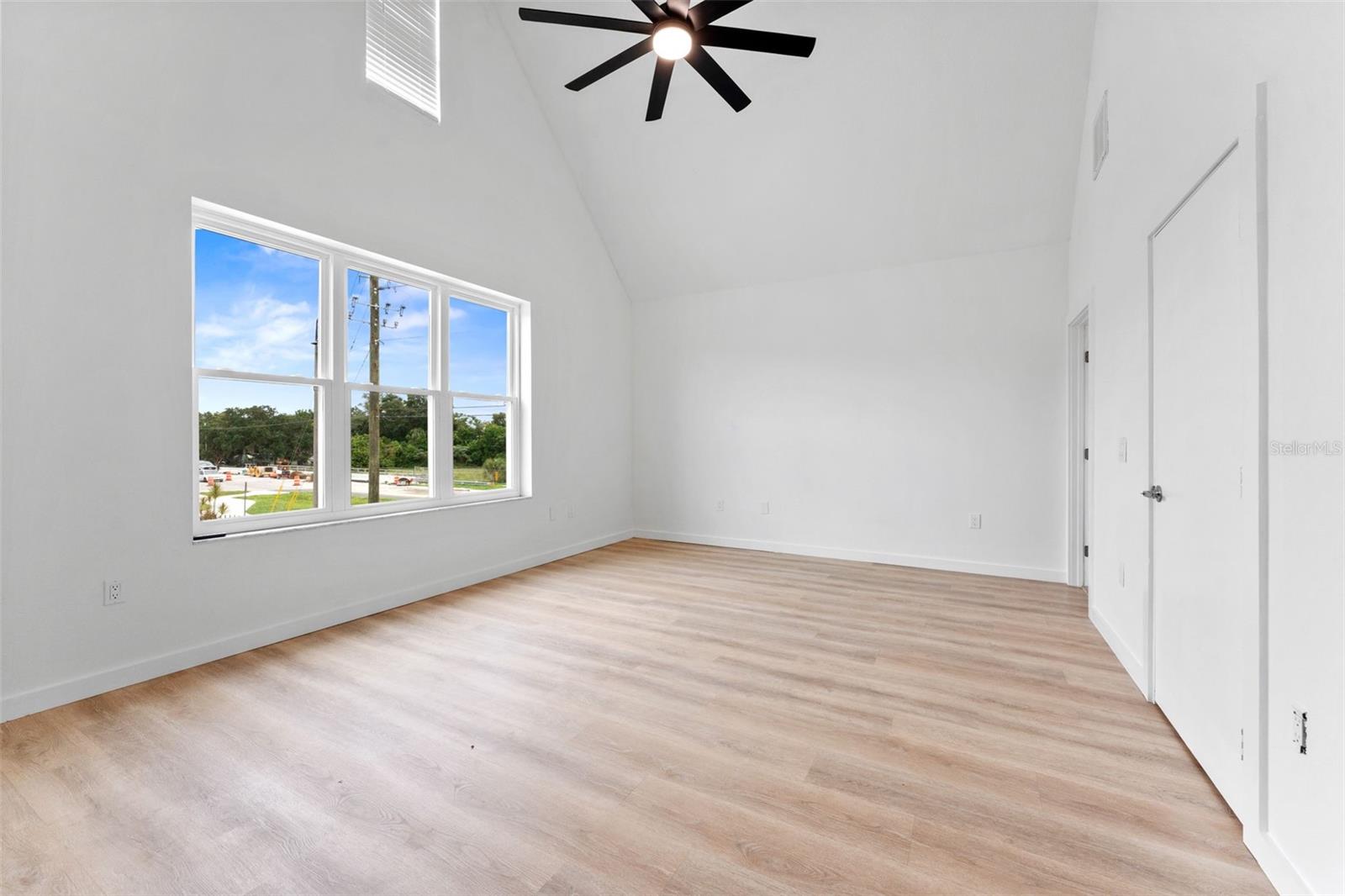 4363 TYLER CIR N — photo 19