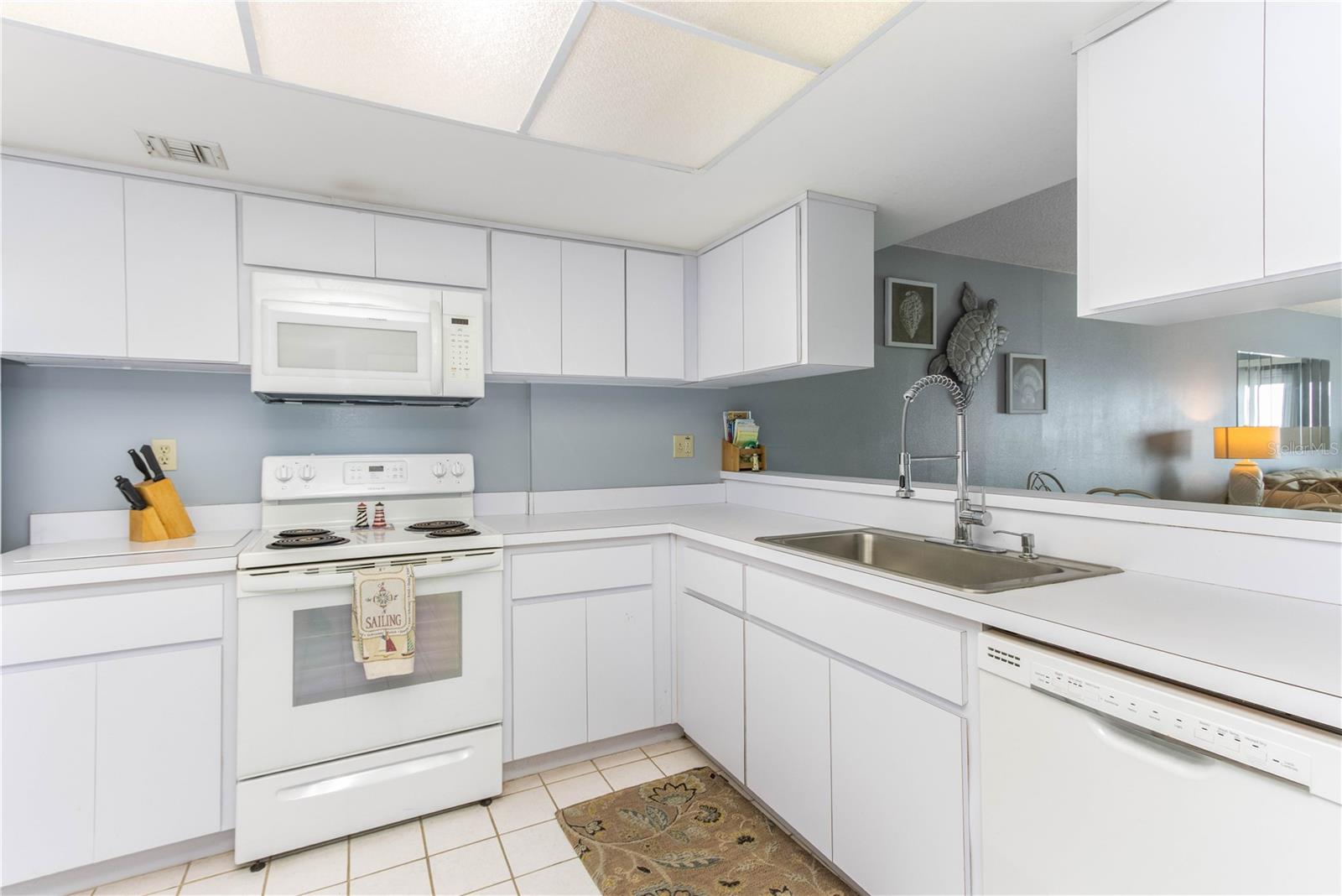 650 ISLAND WAY #602 — photo 14