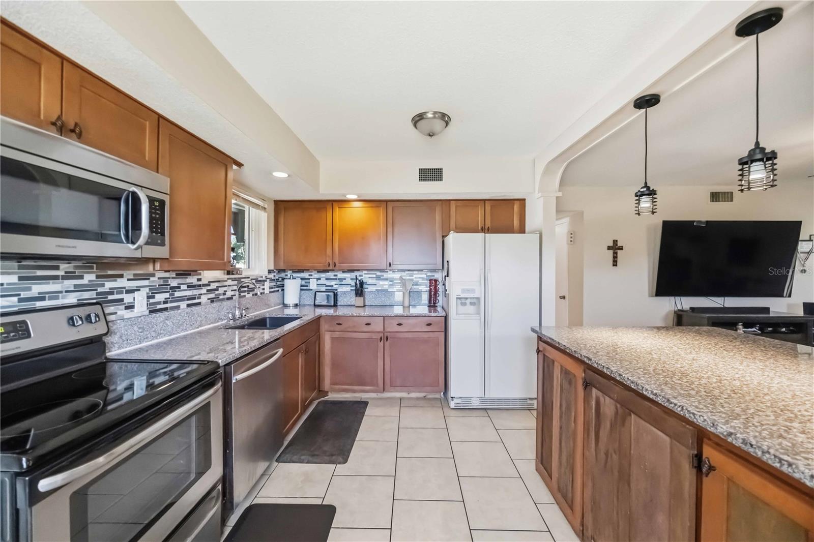 8270 FAY AVE — photo 10
