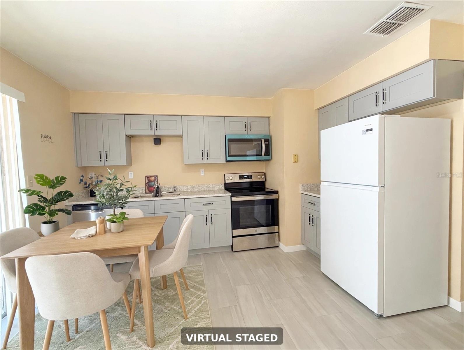 615 2ND AVE NE #A — photo 3
