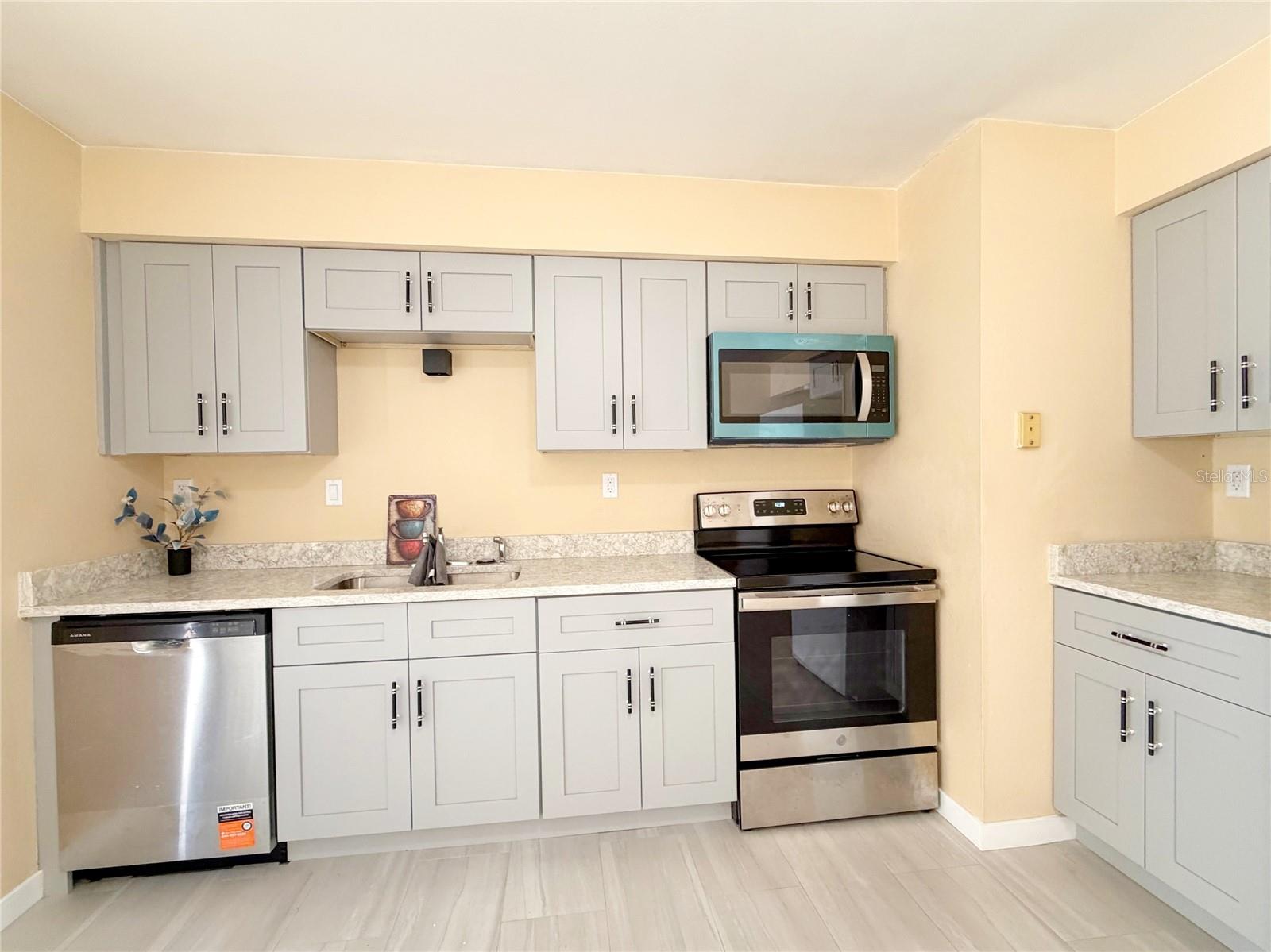 615 2ND AVE NE #A — photo 8