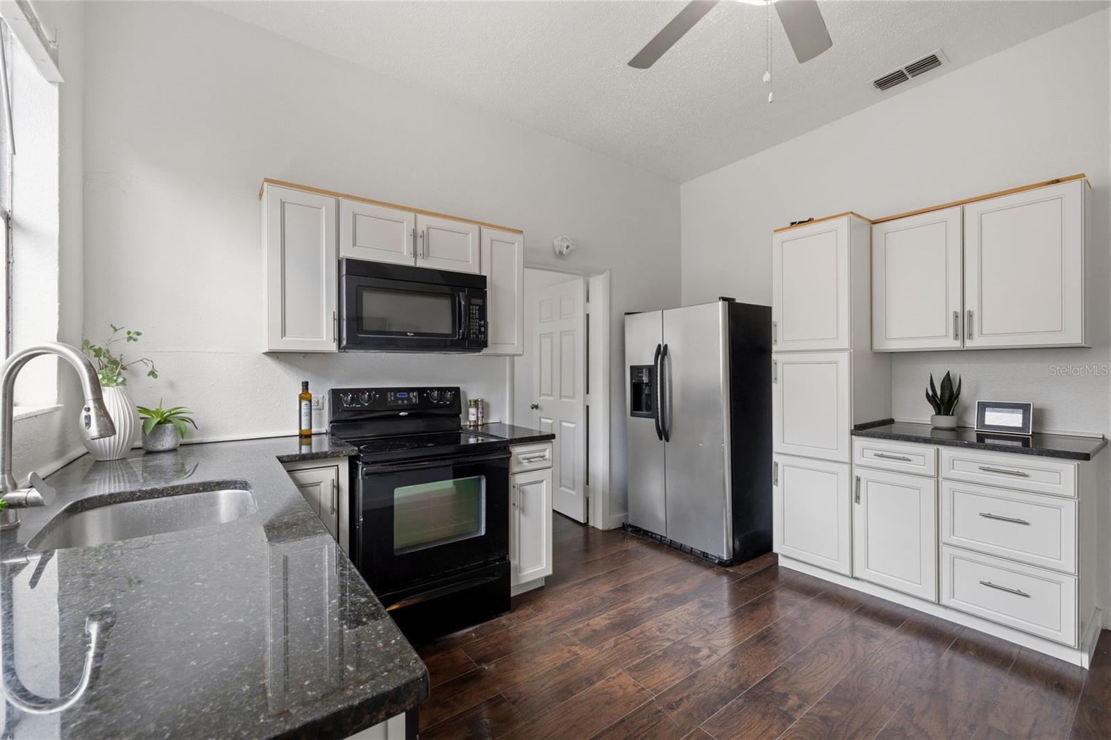 2204 N 10TH ST — photo 17