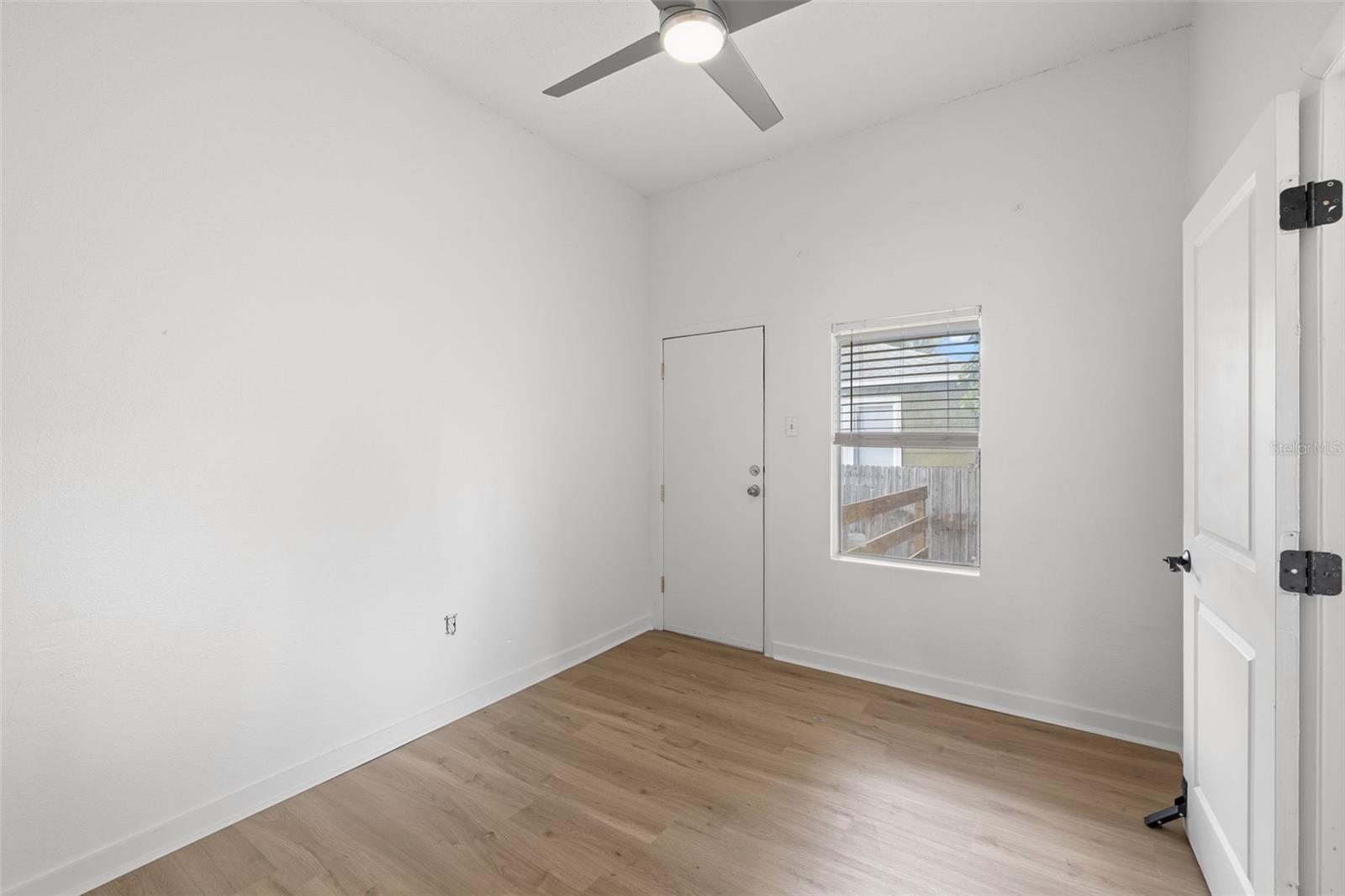 2204 N 10TH ST — photo 27