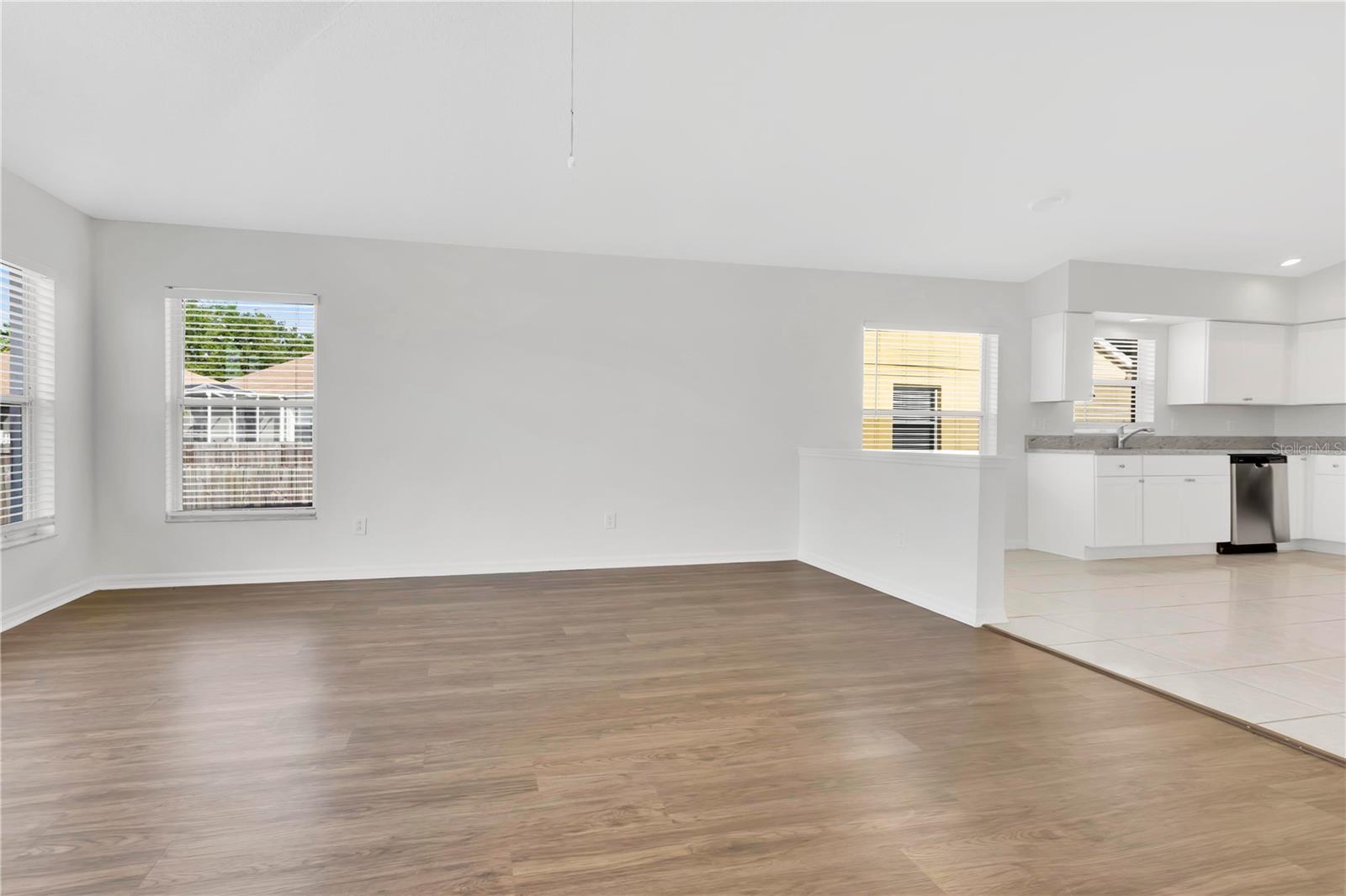 12517 MIDPOINTE DR — photo 13