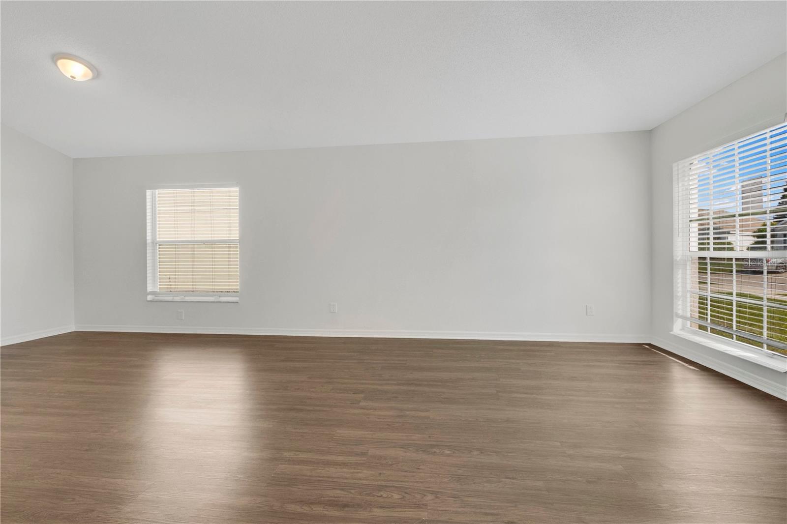 12517 MIDPOINTE DR — photo 7