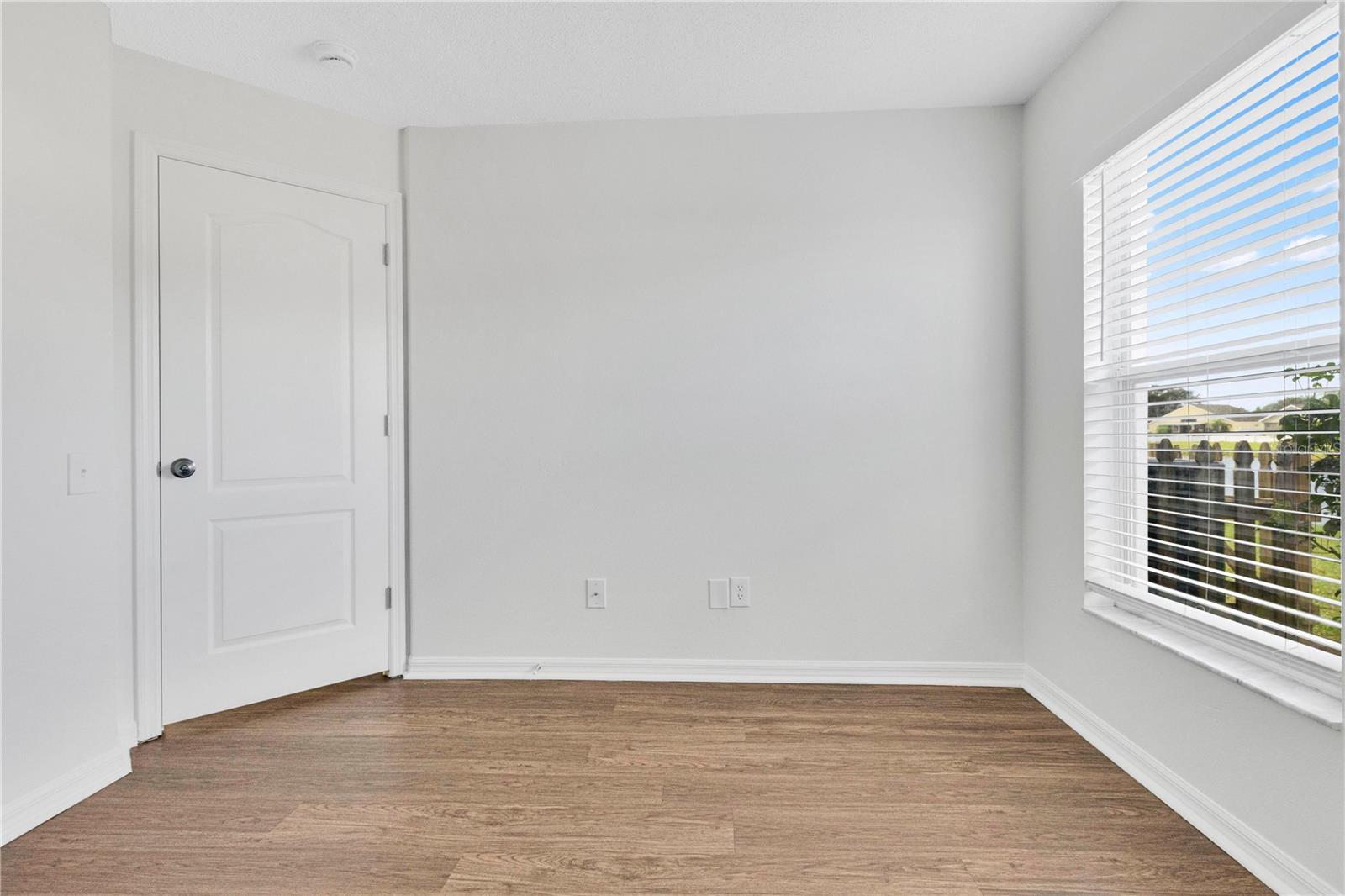 12517 MIDPOINTE DR — photo 26