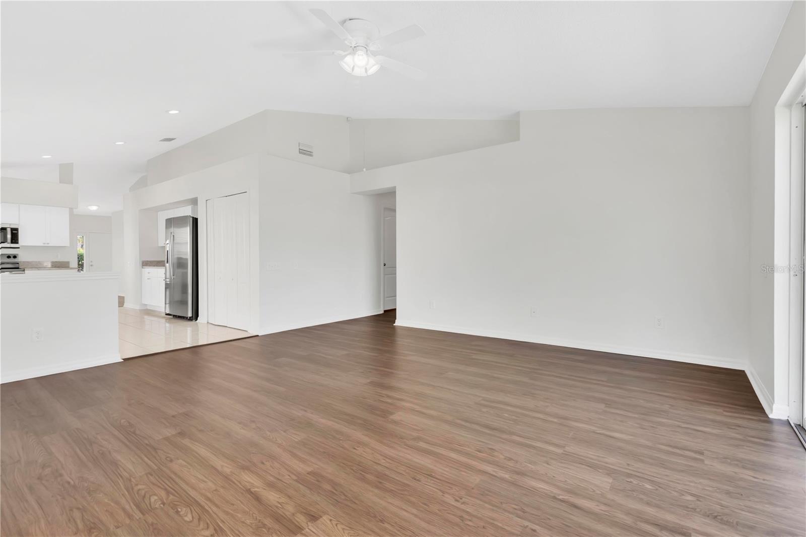12517 MIDPOINTE DR — photo 12
