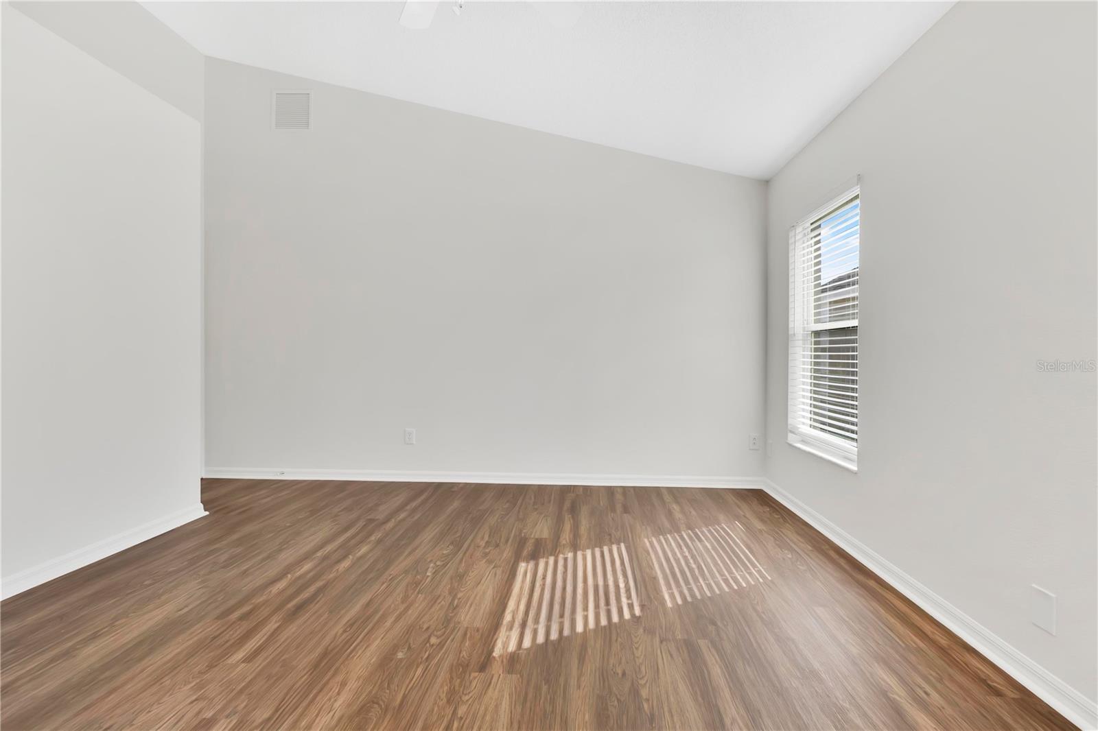 12517 MIDPOINTE DR — photo 16