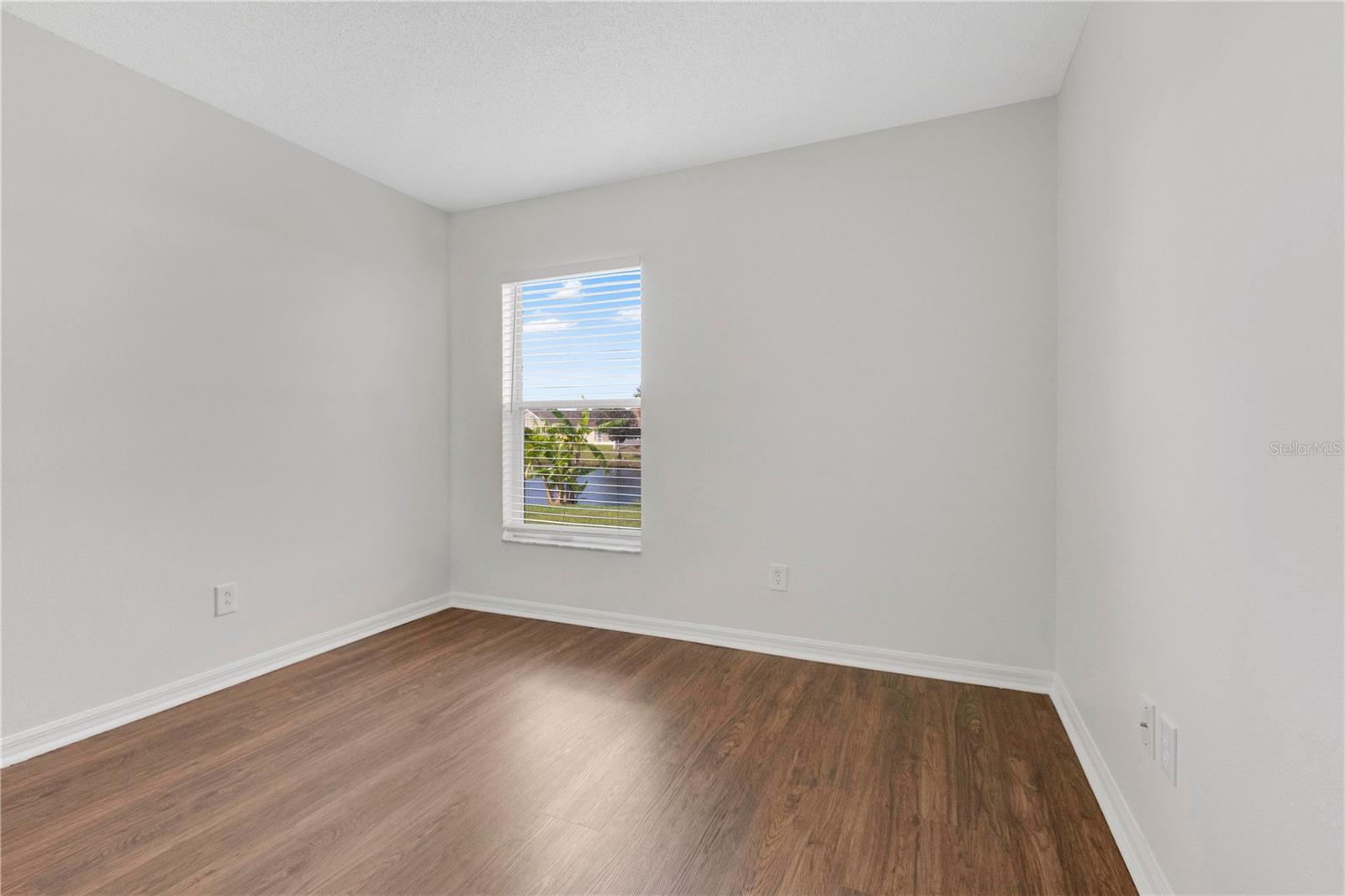 12517 MIDPOINTE DR — photo 27