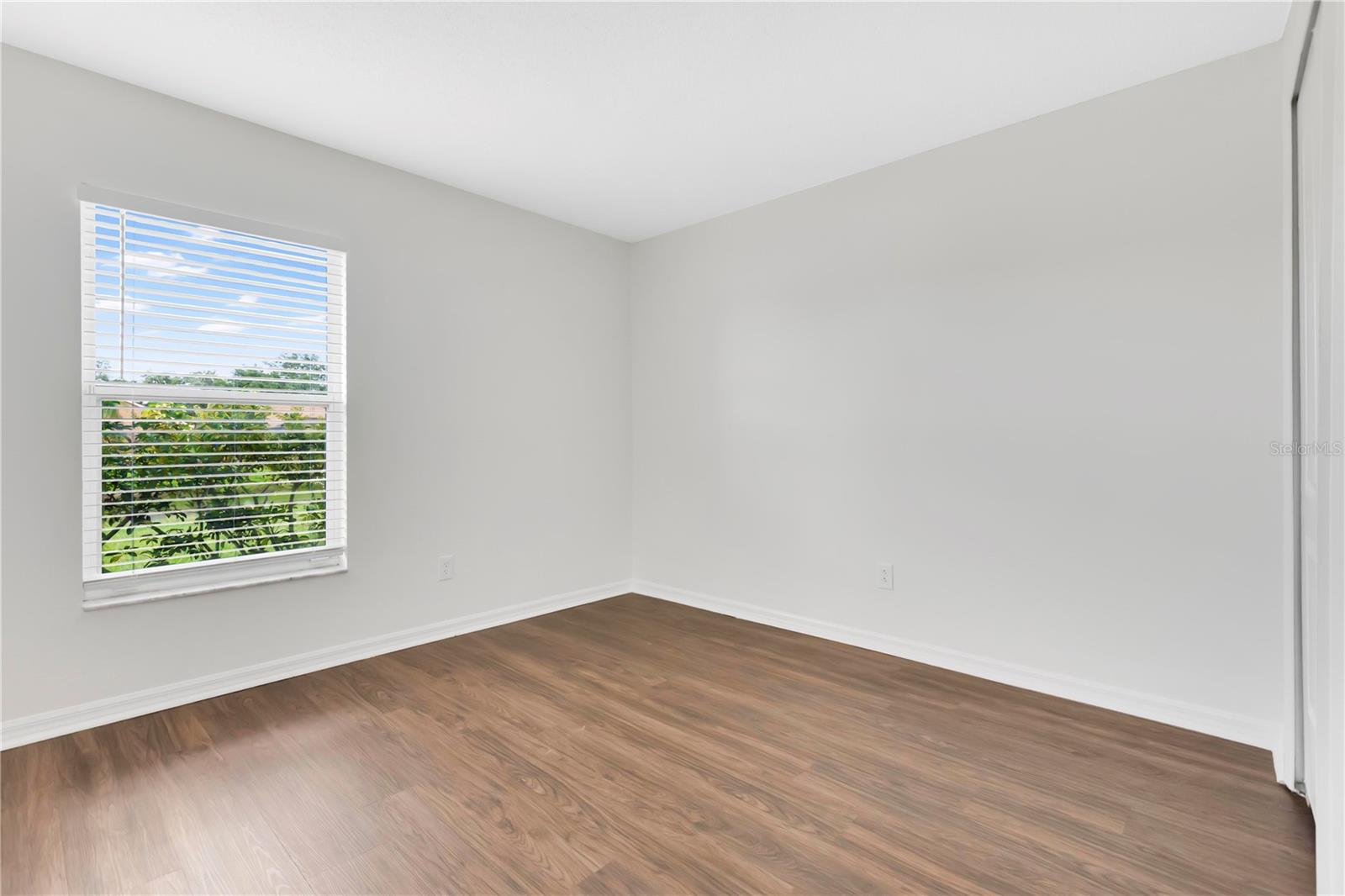 12517 MIDPOINTE DR — photo 25