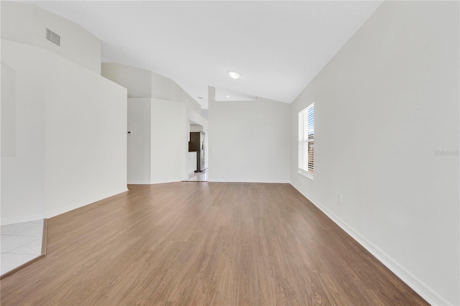 12517 MIDPOINTE DR — photo 5