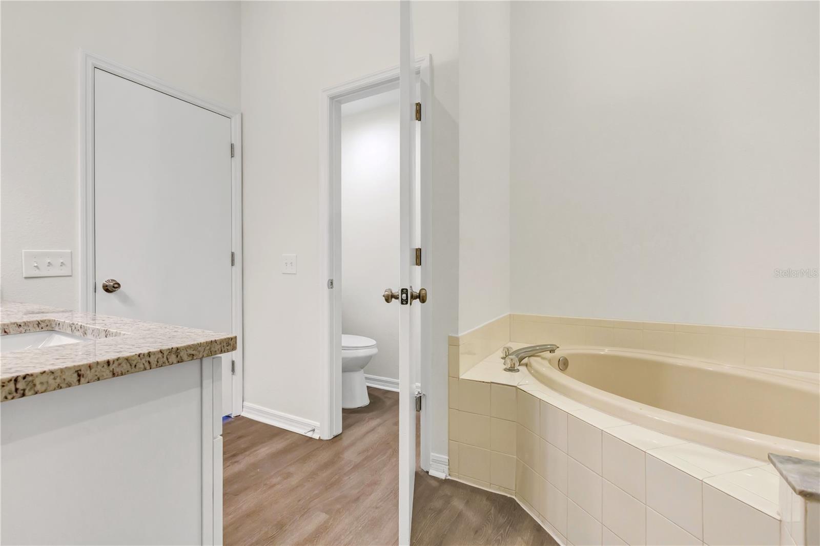 12108 DAWN VISTA DR — photo 17