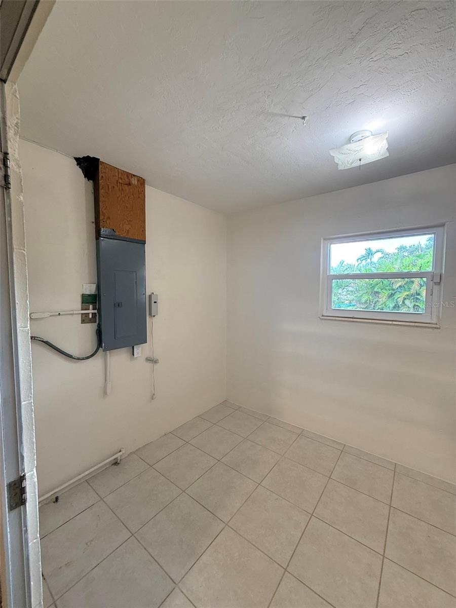 1729 LARAMIE ST — photo 92