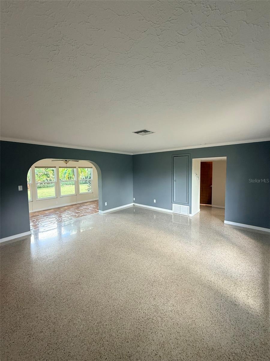 1729 LARAMIE ST — photo 7