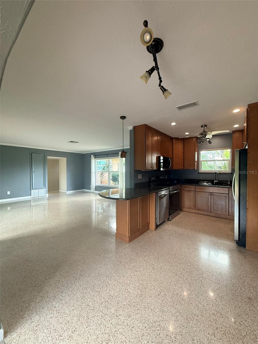 1729 LARAMIE ST — photo 25