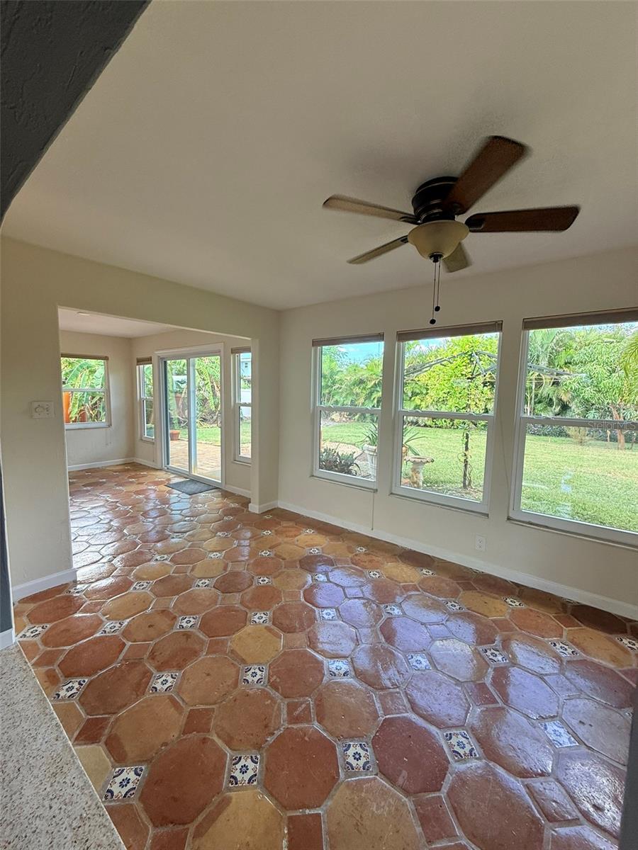 1729 LARAMIE ST — photo 15