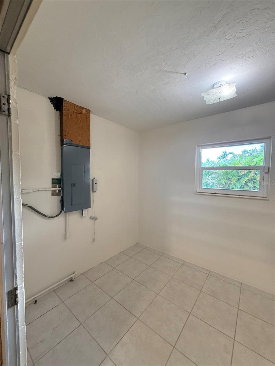 1729 LARAMIE ST — photo 91