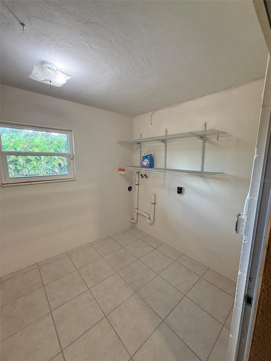 1729 LARAMIE ST — photo 89