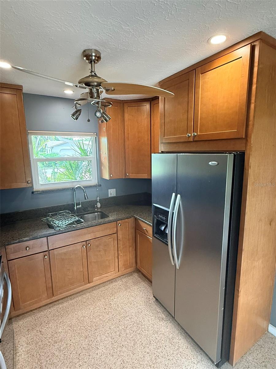 1729 LARAMIE ST — photo 32
