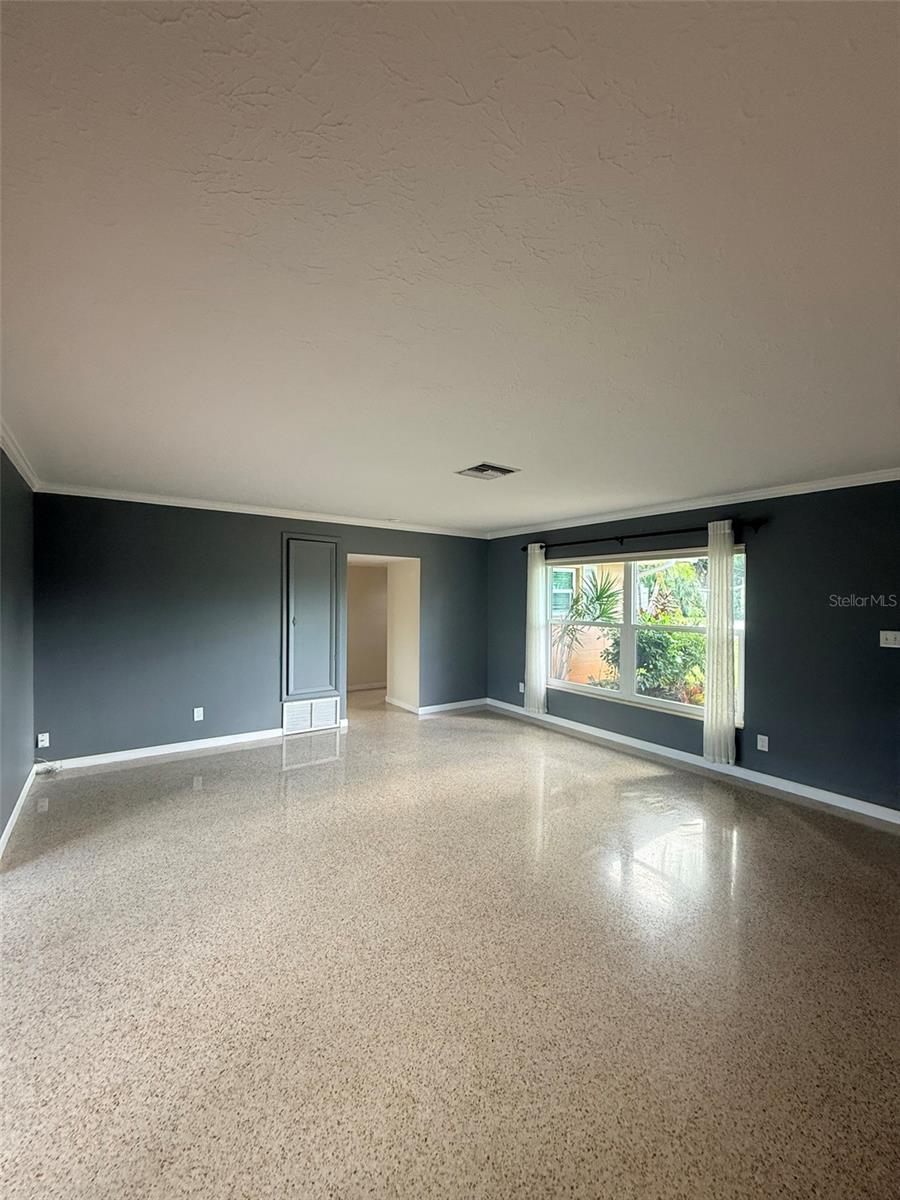1729 LARAMIE ST — photo 10