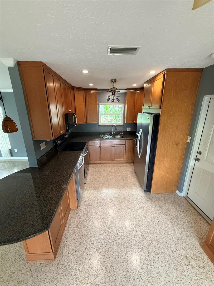 1729 LARAMIE ST — photo 30