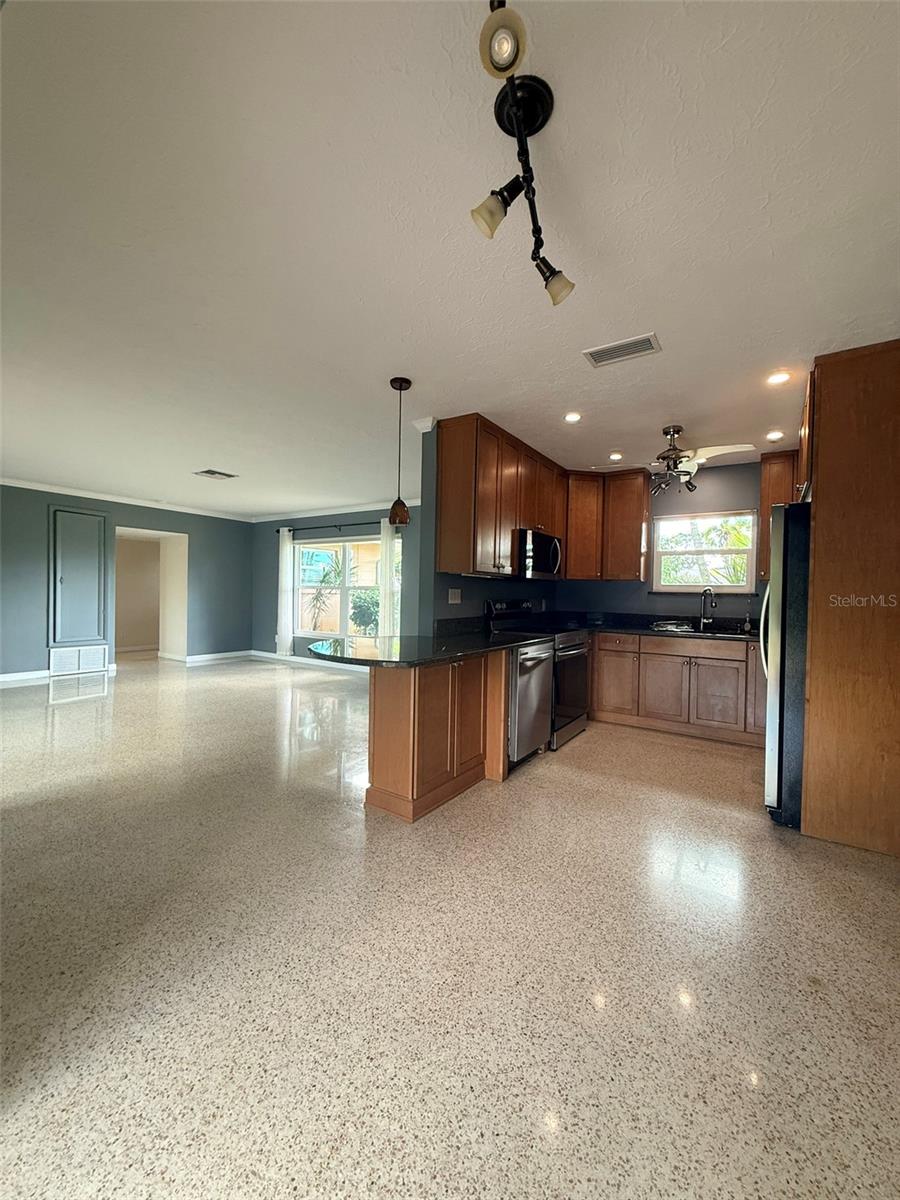 1729 LARAMIE ST — photo 28