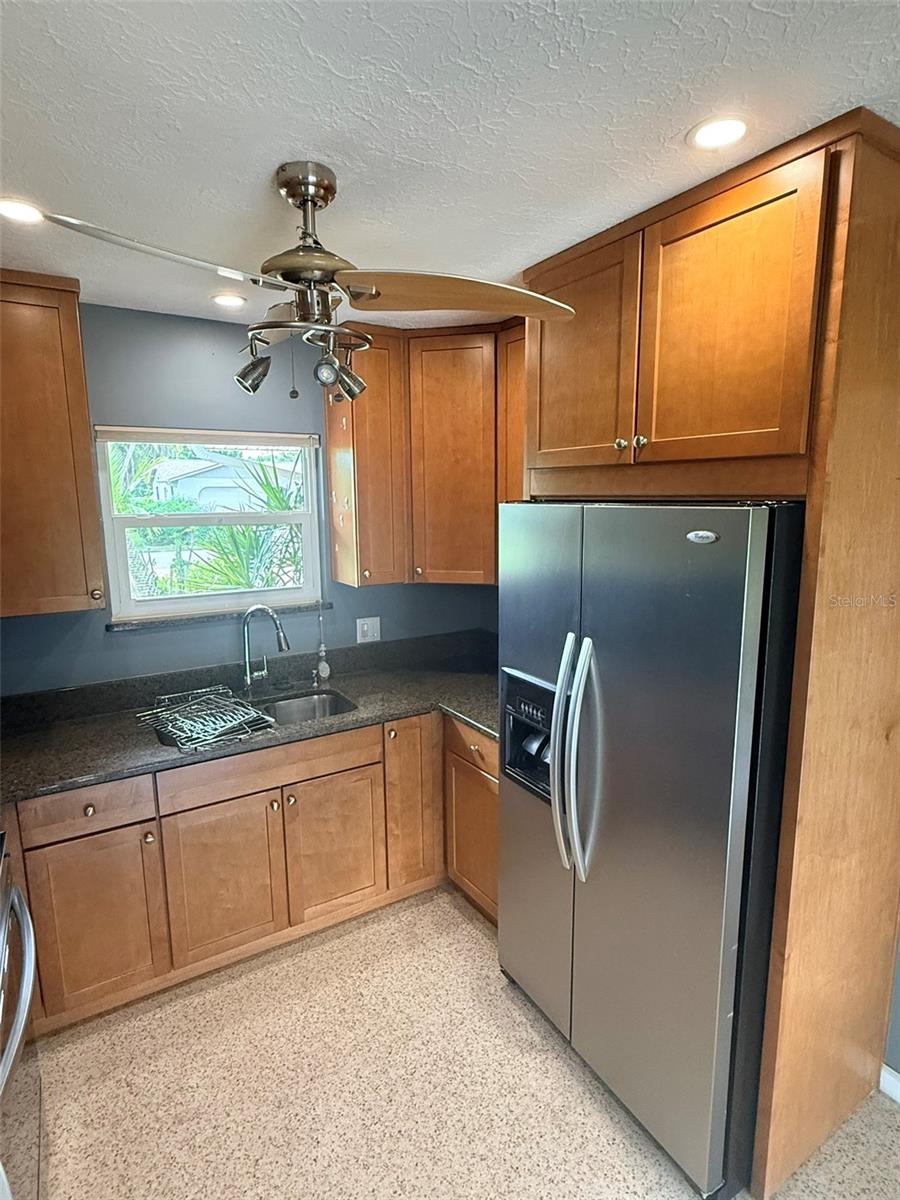 1729 LARAMIE ST — photo 33