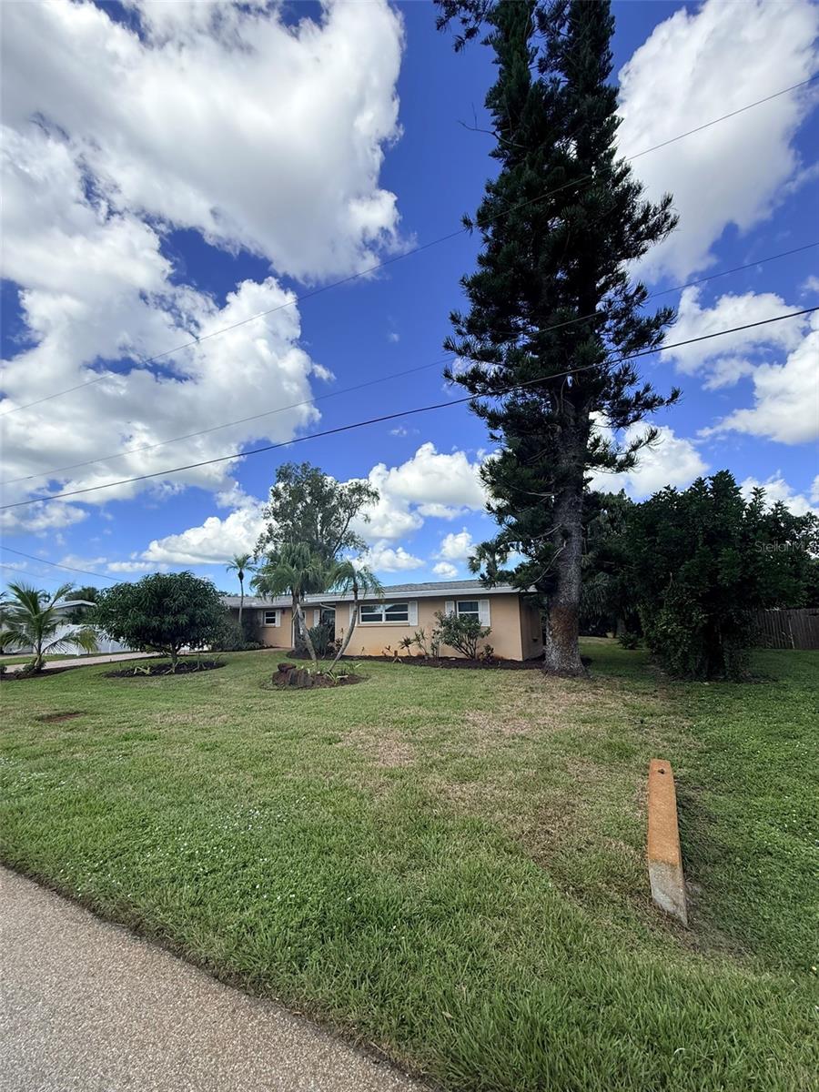 1729 LARAMIE ST — photo 99