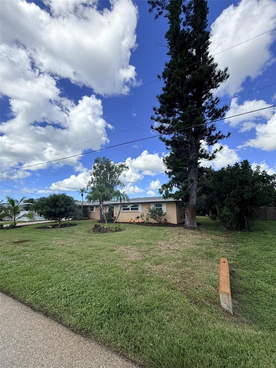 1729 LARAMIE ST — photo 98