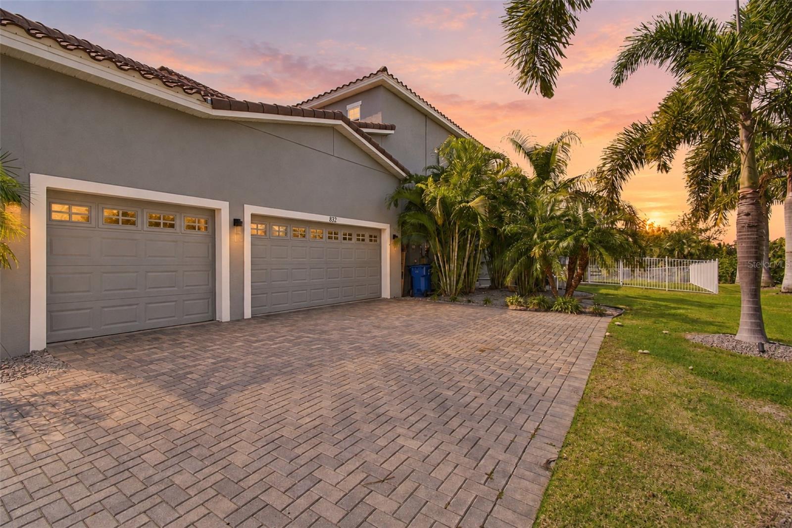 832 MANNS HARBOR DR — photo 3