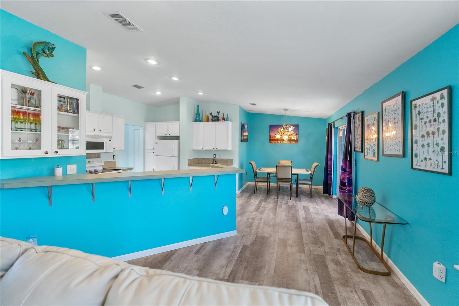 3792 VILLAGE AVE — photo 20