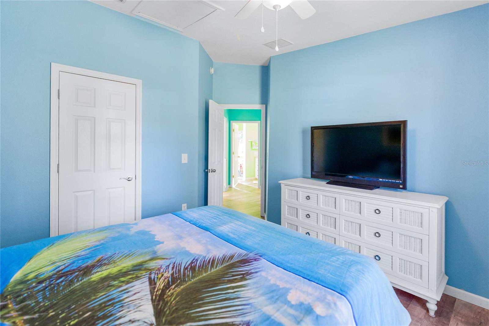 3792 VILLAGE AVE — photo 32