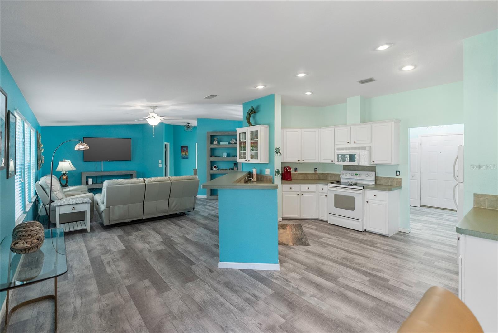 3792 VILLAGE AVE — photo 22