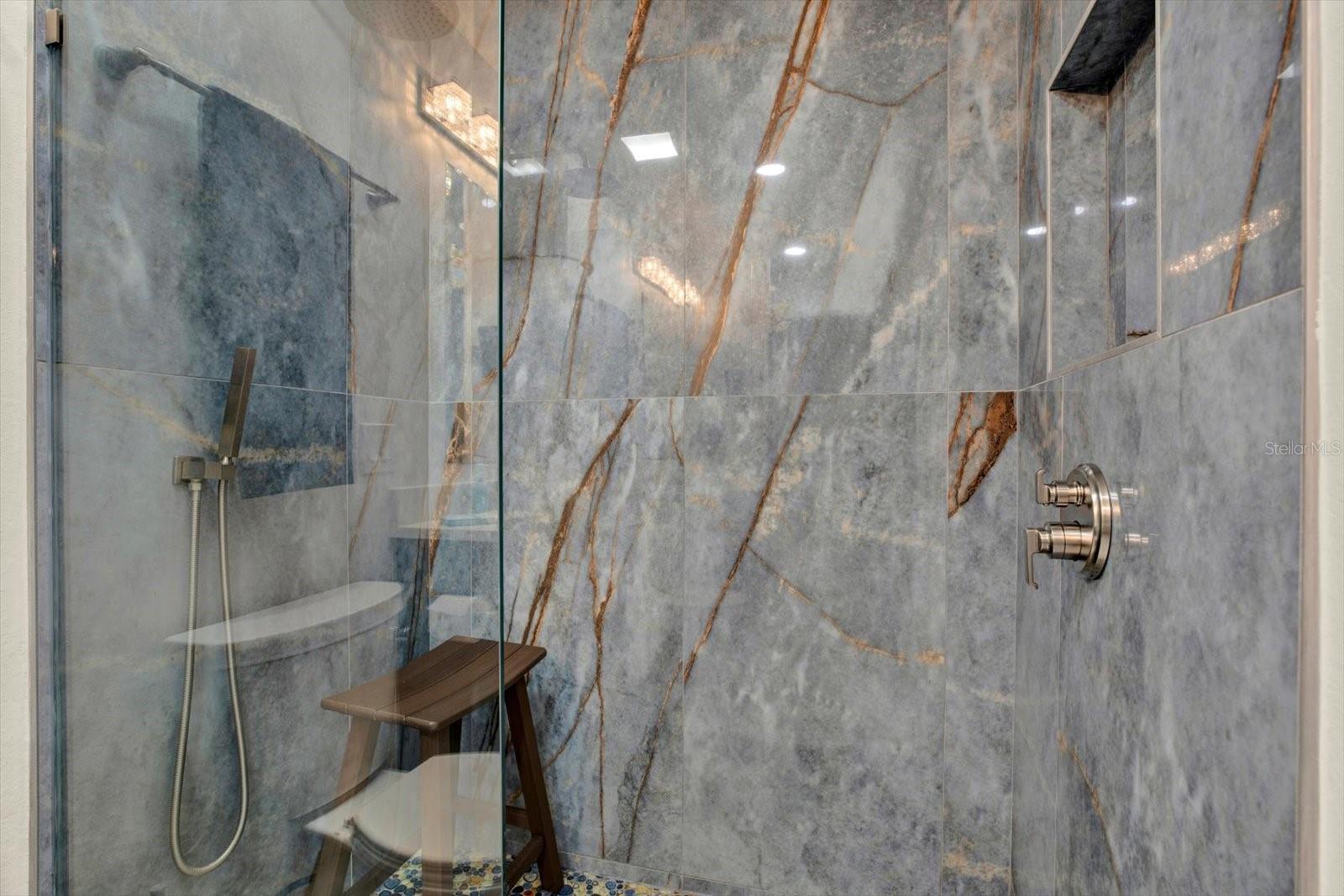 3433 HILLMOOR DR — photo 13