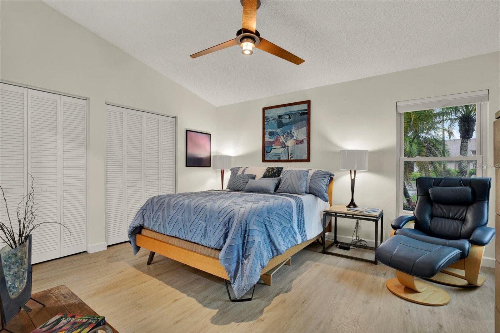 3433 HILLMOOR DR — photo 9